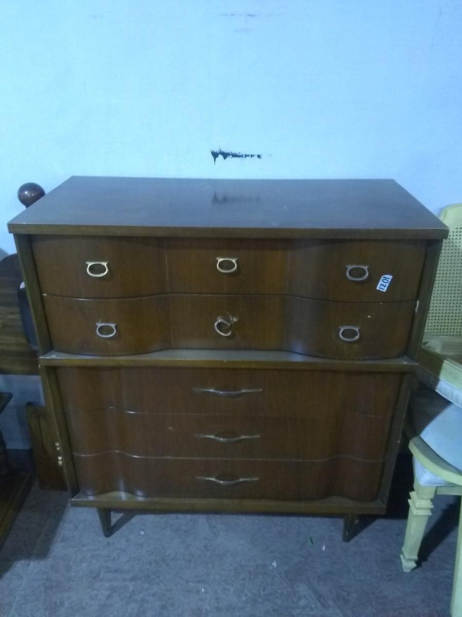 MCM 2/3 Chest