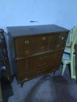 MCM 2/3 Chest