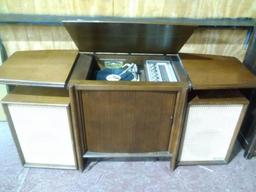 Vintage Packard Bell FM Stereo Multiplex in Mahogany Cabinet with Matching Speakers