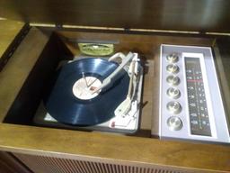 Vintage Packard Bell FM Stereo Multiplex in Mahogany Cabinet with Matching Speakers