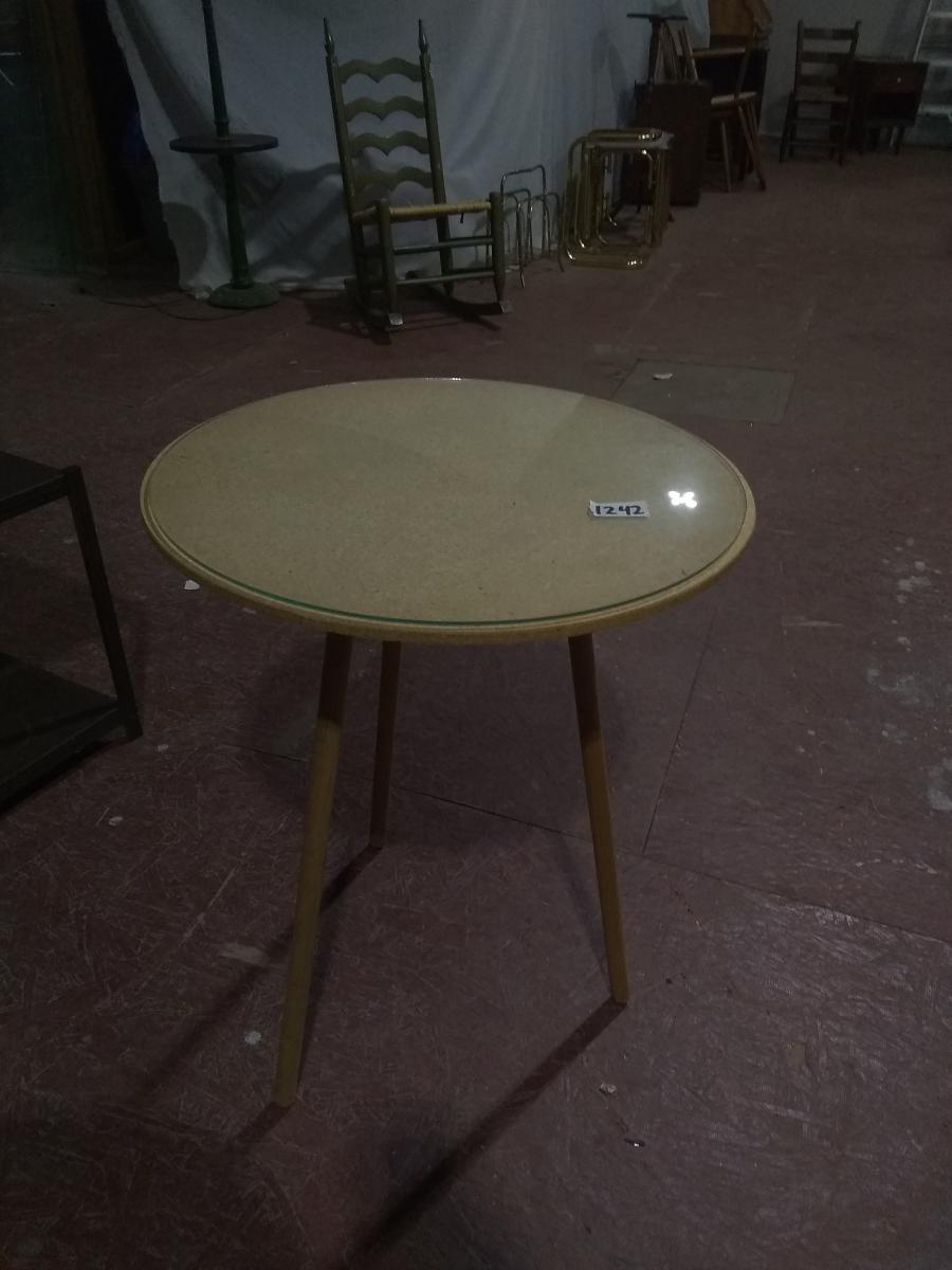 3 Leg DIY Table with Glass Top