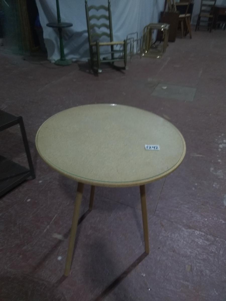 3 Leg DIY Table with Glass Top