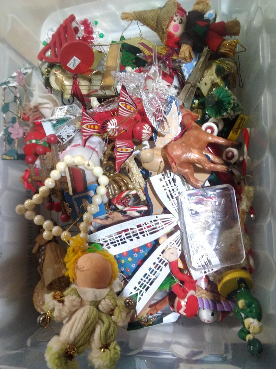 BL-Assorted Christmas Ornaments with Tote