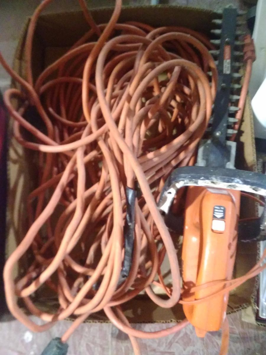 BL-Black and Decker Trimmer and Extension Cord