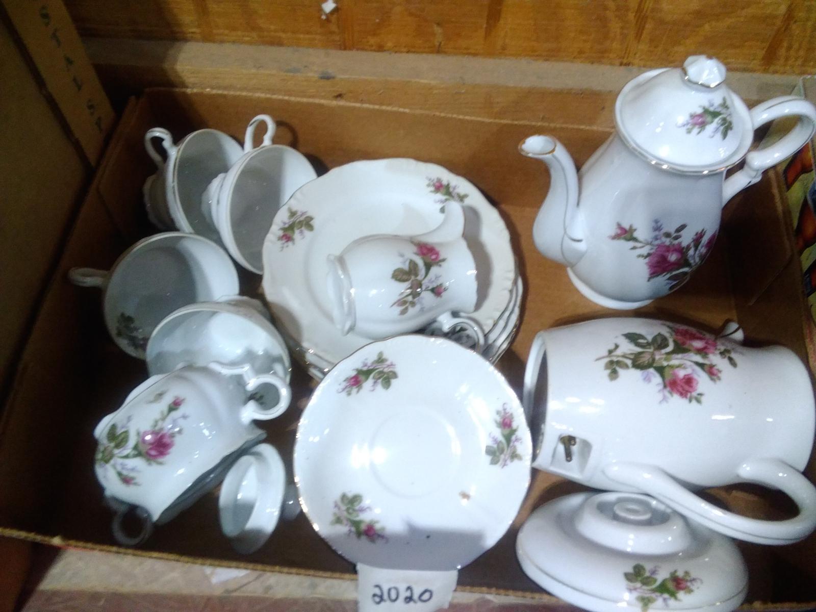 BL-Rose and Leaf Pattern Tea Set