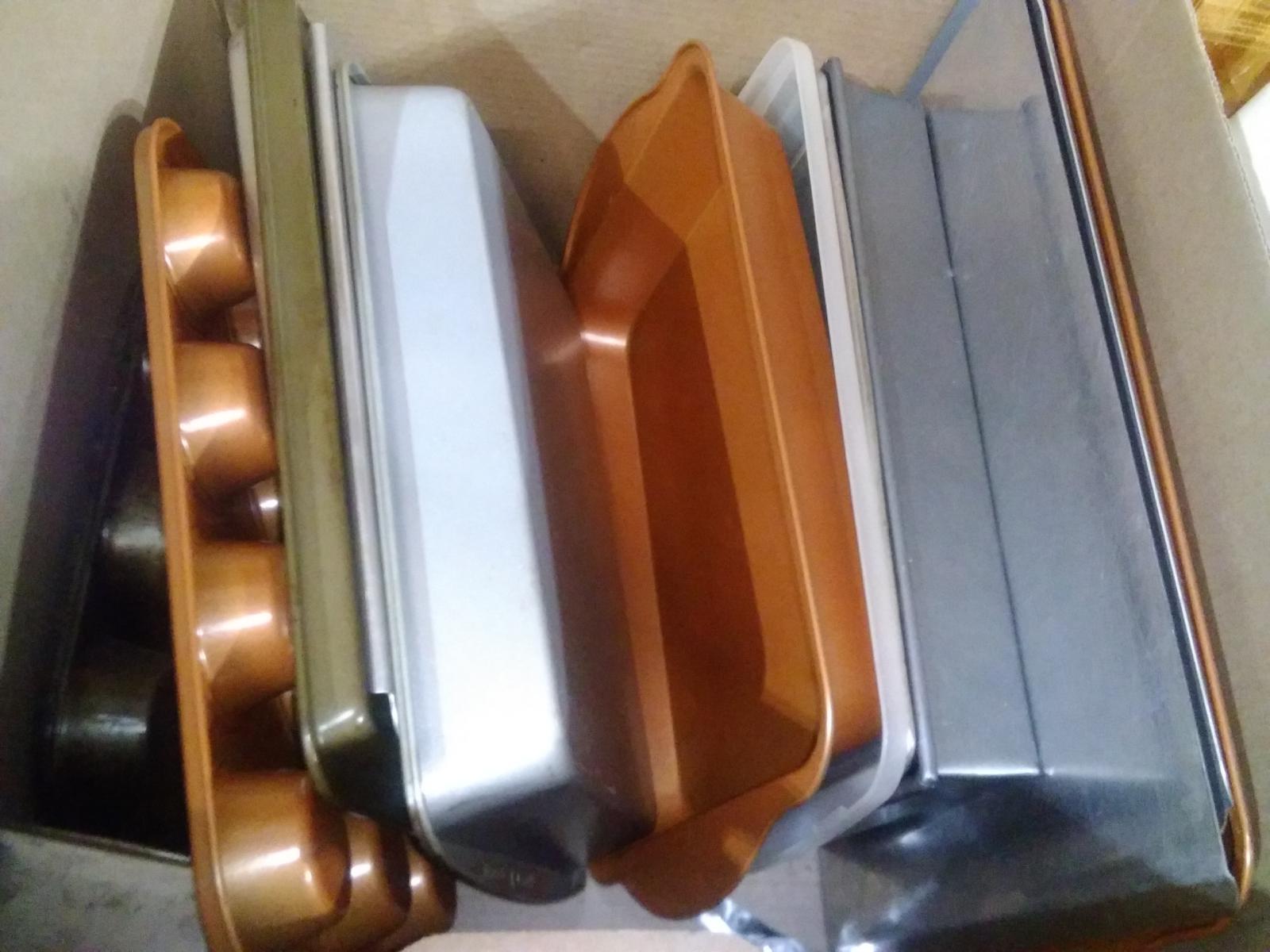 BL-Assorted Baking and Muffin Pans