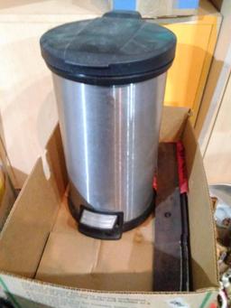 BL-Trashcan & Lawn Mower Blades