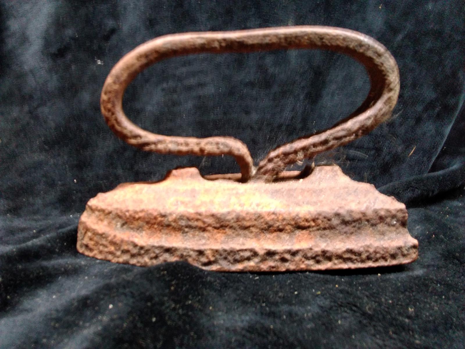 Vintage Formed Handle Sad Iron