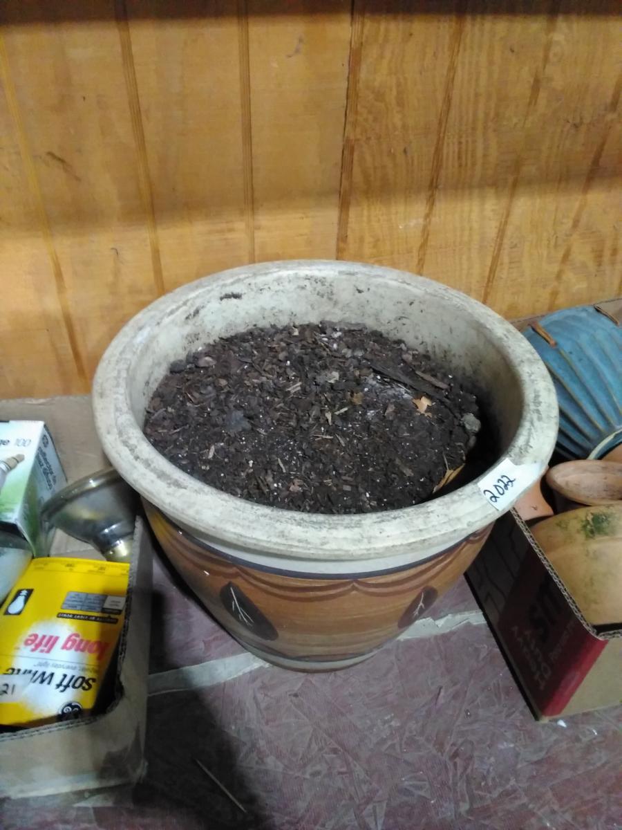 BL-Pottery Style 15" Dia Planter