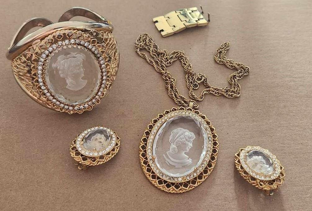 LADIES VINTAGE CAMEO'S, RING, PENDANT, EARRINGS