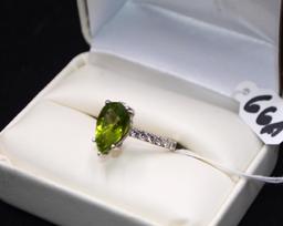 LADIES 3.39 CTTW DIAMOND & PERIDOT 14K GOLD RING