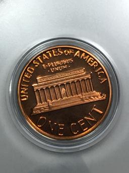 Lincoln Cent 1981 T 2 Proof In Hard Plastic Case Deep Red Cameo