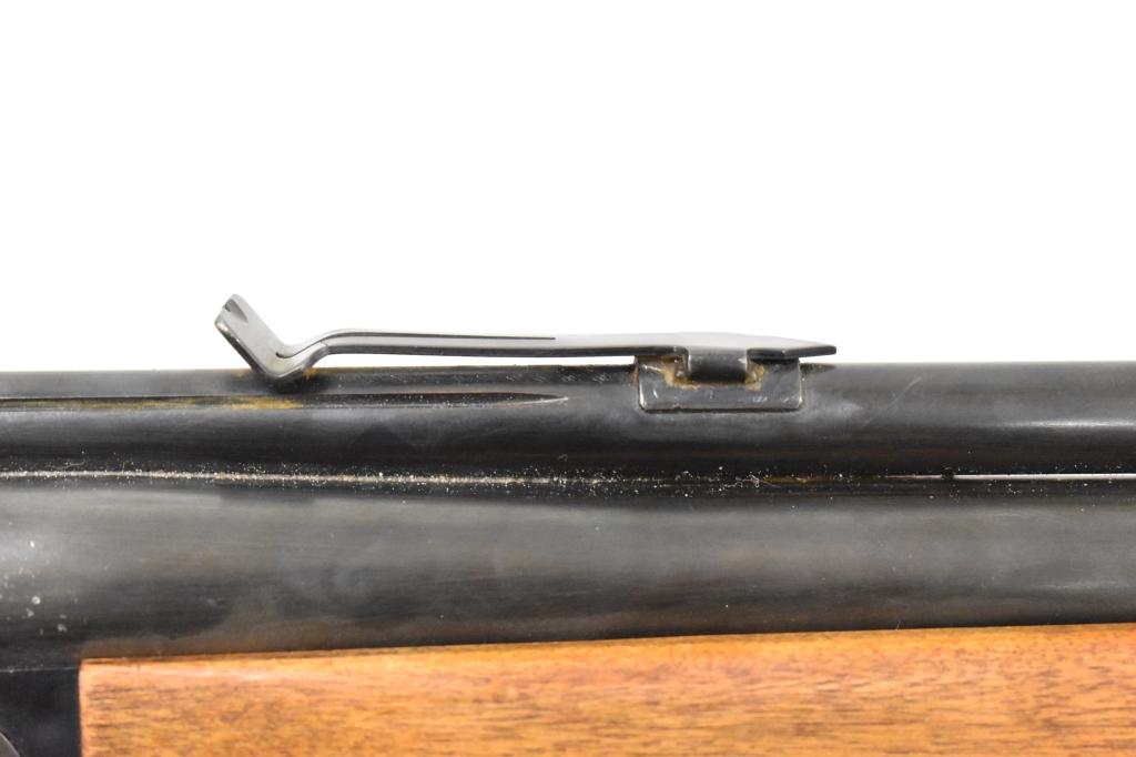 Gun. Savage Model 24 OU 22 mag /20 Shotgun Rifle