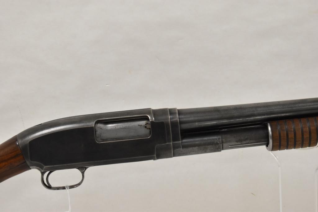 Gun. Winchester Model 1912 12 ga Shotgun