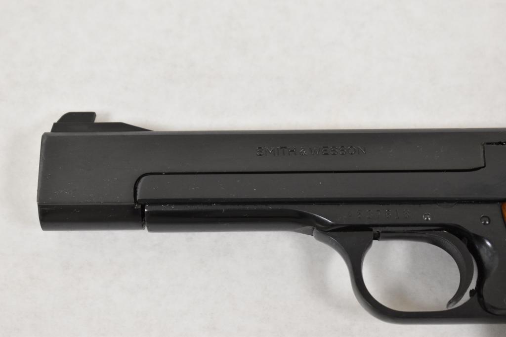 Gun. S&W Model 41 22 cal Pistol