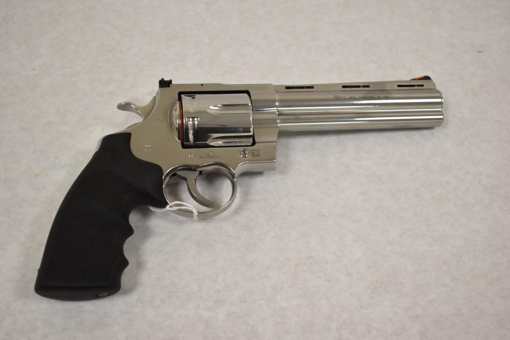 Gun. Colt Anaconda MM SS 44 mag cal Revolver