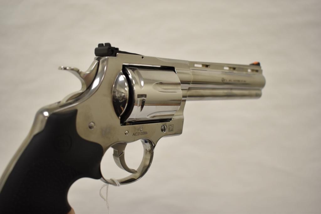 Gun. Colt Anaconda MM SS 44 mag cal Revolver