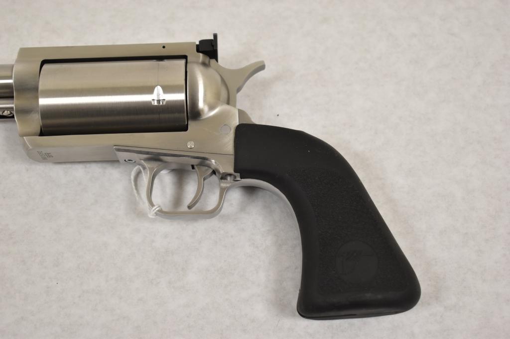 Gun. Magnum Research SS BFR 45 70 cal  Revolver