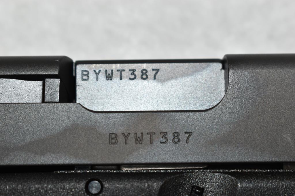 Gun. Glock 40 Gen 4 10mm Auto Pistol