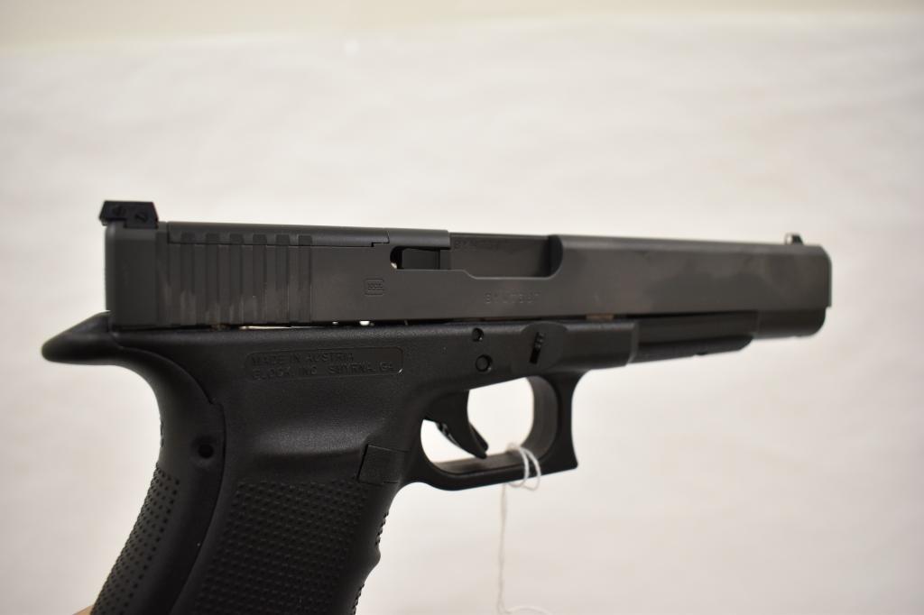 Gun. Glock 40 Gen 4 10mm Auto Pistol