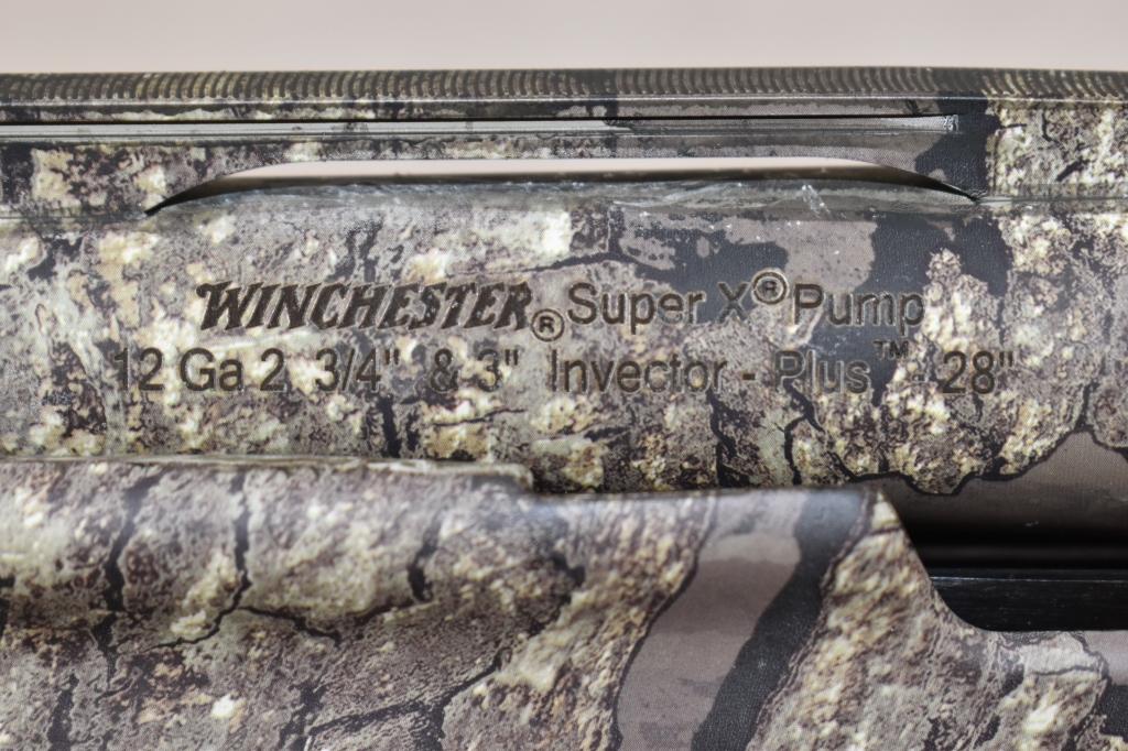 Gun. Winchester Super X Pump 12 ga Shotgun