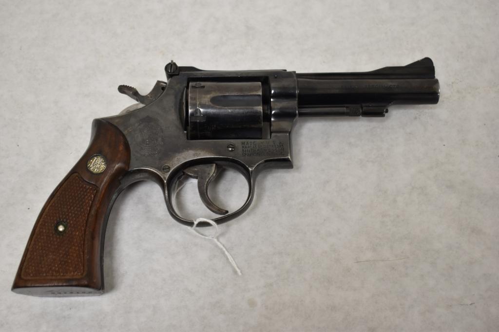 Gun. Smith & Wesson 15-3.38 Special Revolver