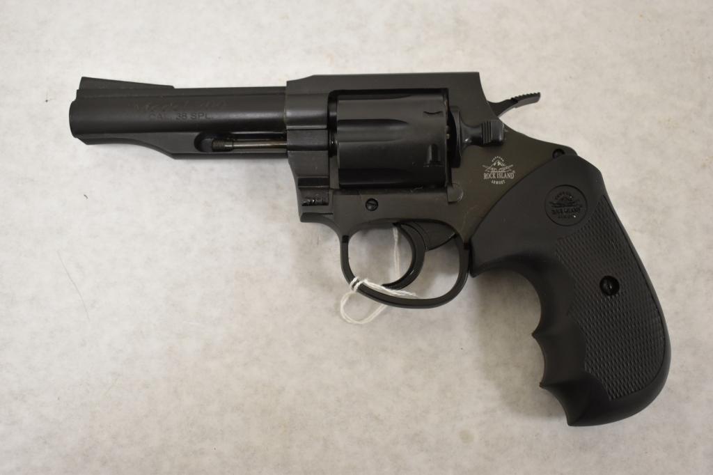 Gun. Rock Island M200 .38 SPL Revolver