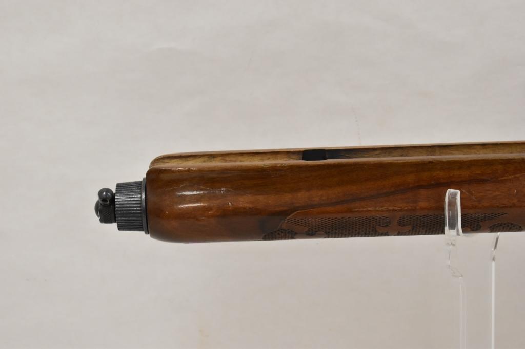 Gun. Remington Model 1100 12 ga Shotgun