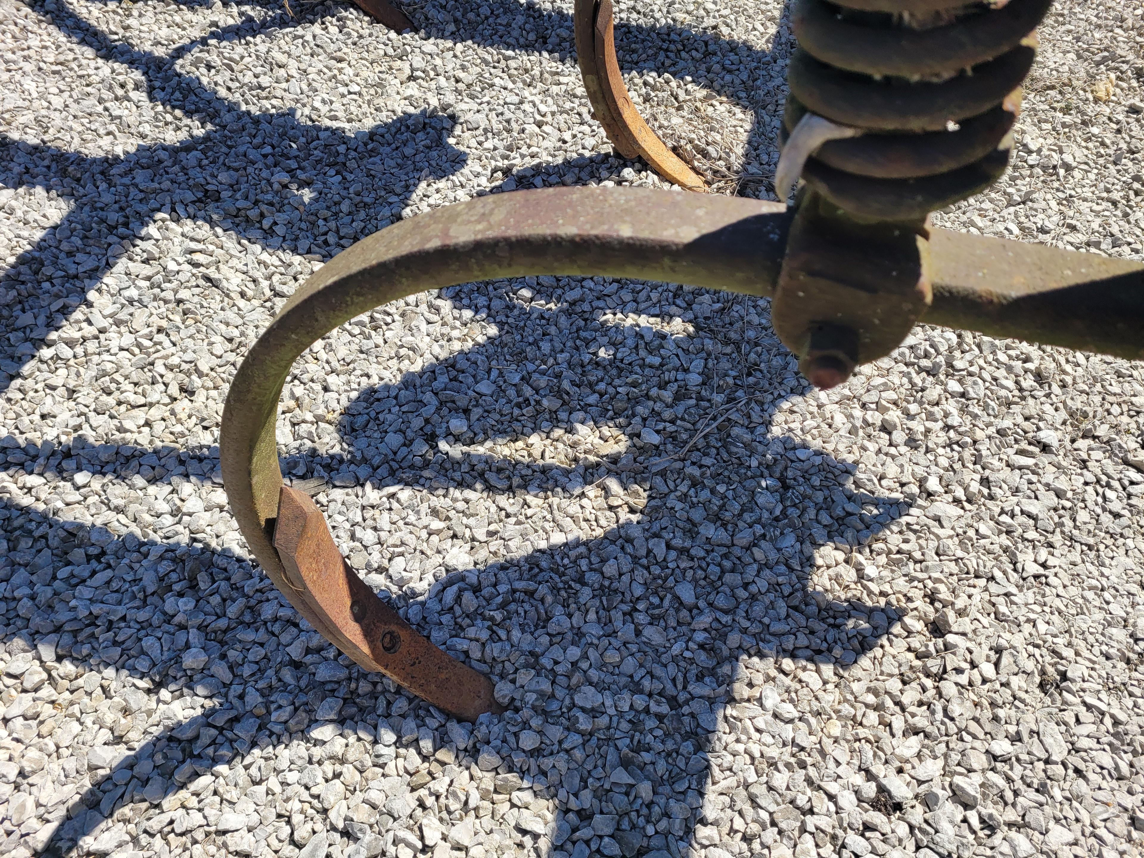 JOHN DEERE 12 SHANK CHISEL PLOW