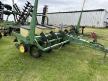 JD 7000 Corn Planter