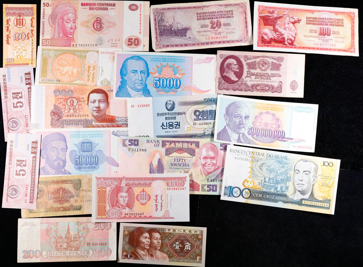 Lot of 19 Various Foreign Banknotes, Various Countries & Denominations! Grades