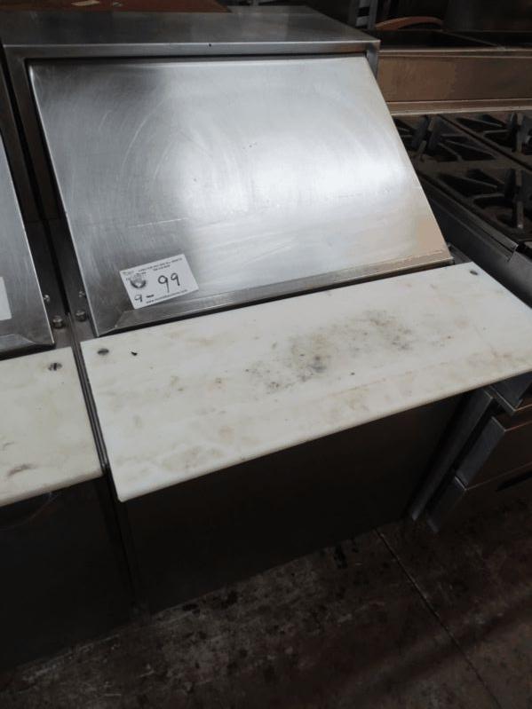 Traulsen 27" Mega Top Sandwich Prep Table