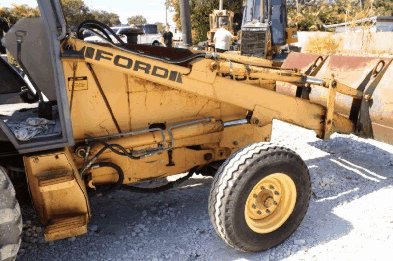 Ford 555D Backhoe Loader