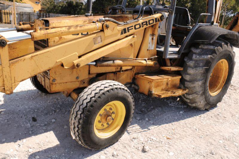 Ford 555D Backhoe Loader