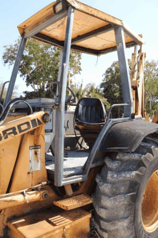 Ford 555D Backhoe Loader
