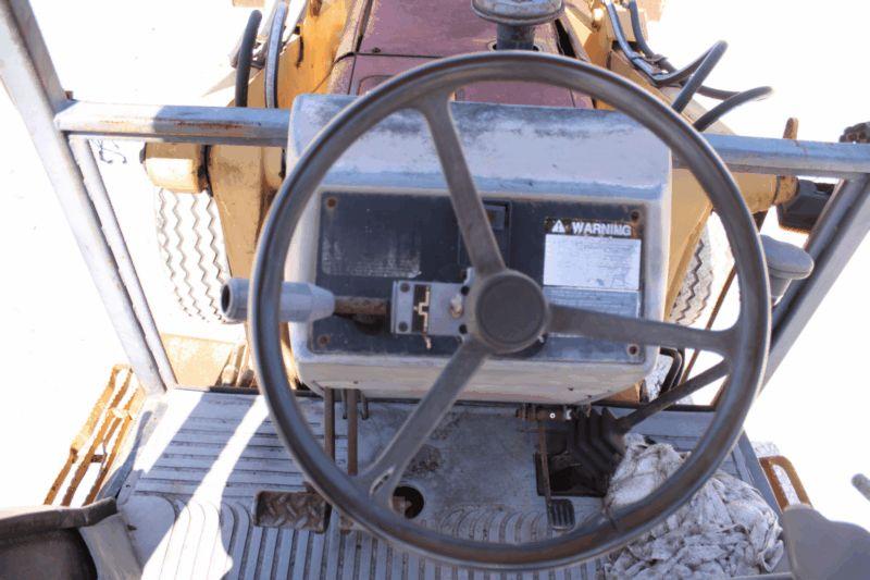 Ford 555D Backhoe Loader