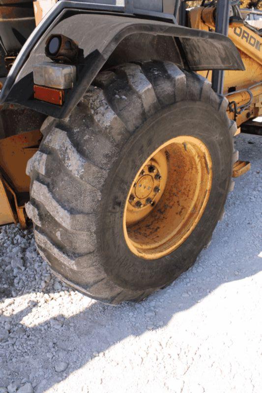 Ford 555D Backhoe Loader