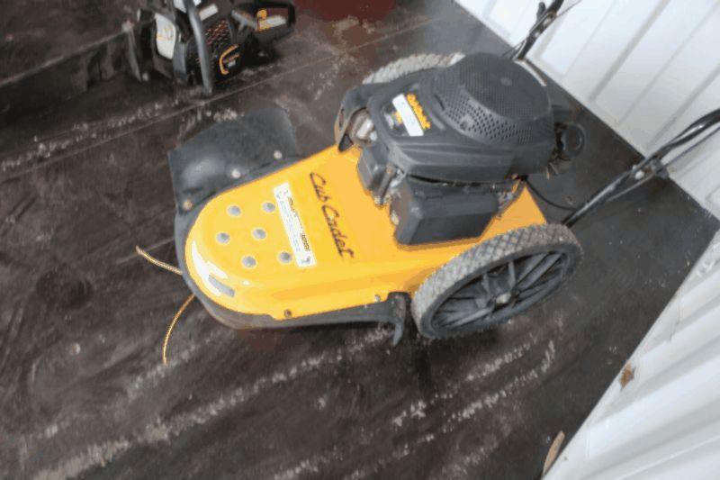 Cub Cadet ST100 Gas Weed Edger