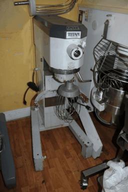 Titon 30qt GP530F Mixer