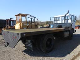 1986 MACK FLATBED TRUCK SINGLE AXLE, 5 SPEED TRANS., AIR BRAKES, DSL ENGINE