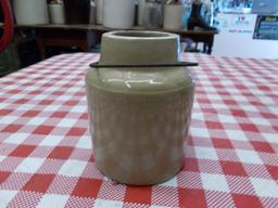 CROCK W/ HANDLE