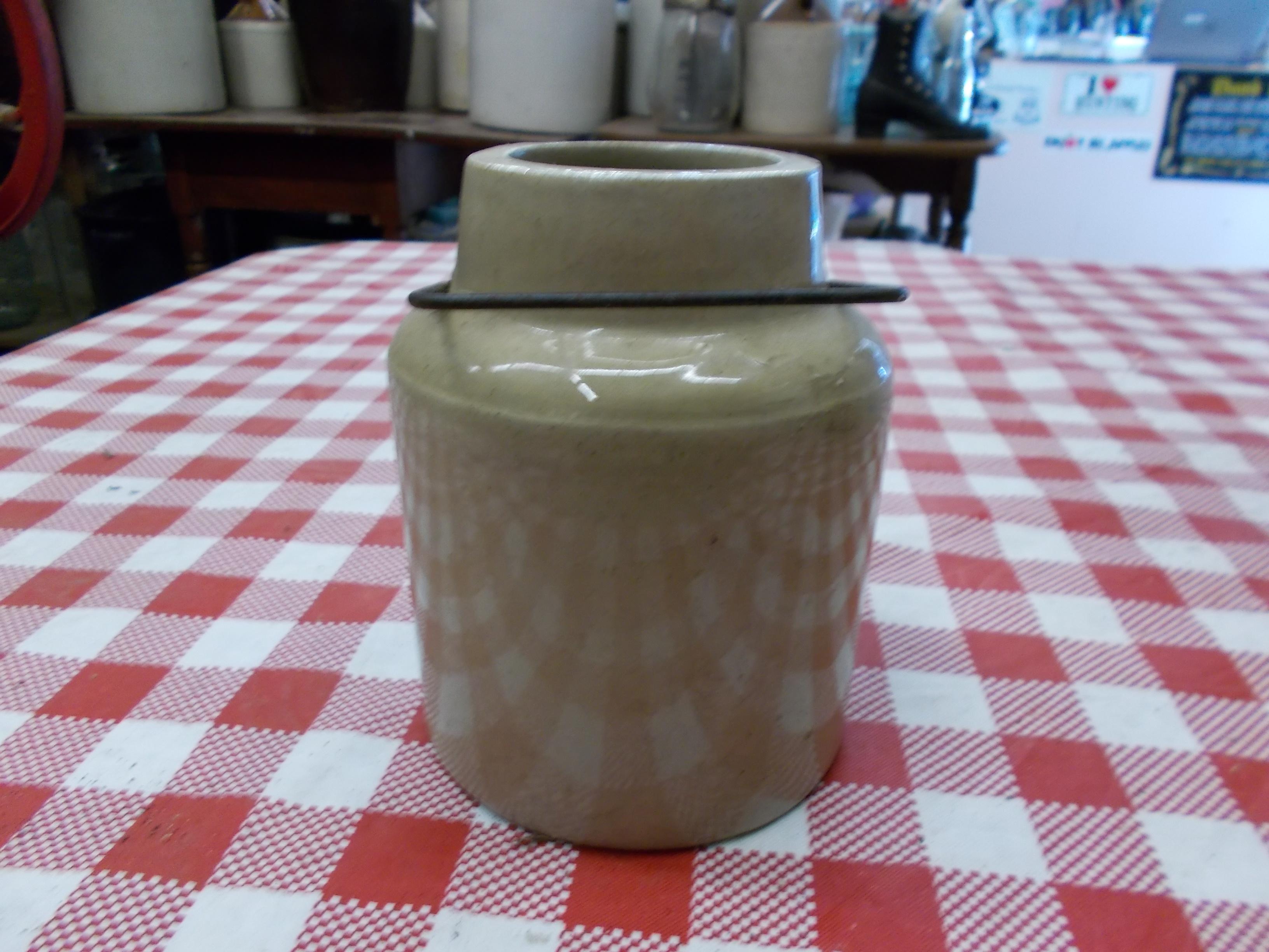 CROCK W/ HANDLE