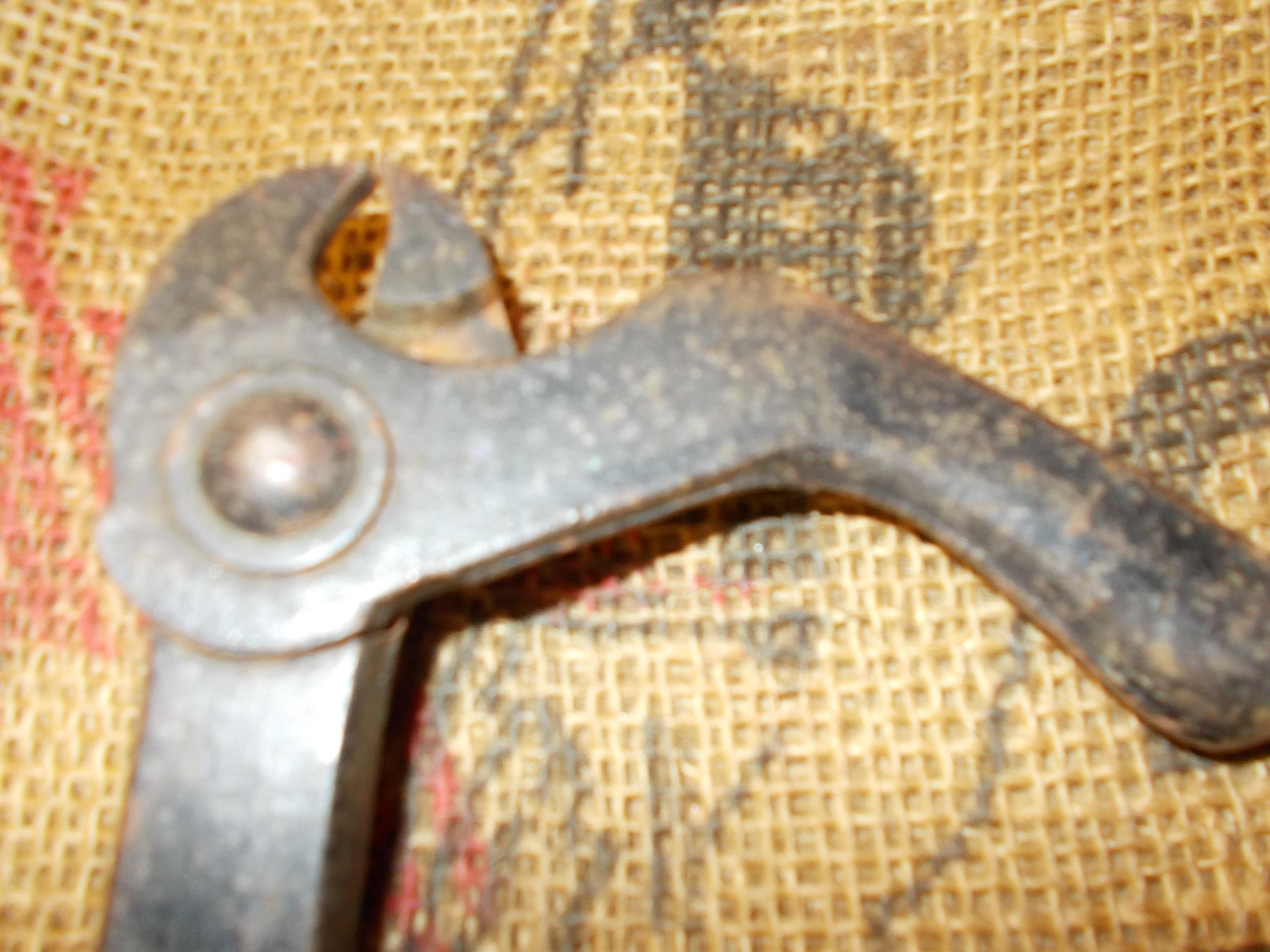 PRIMATIVE NAIL PULLER