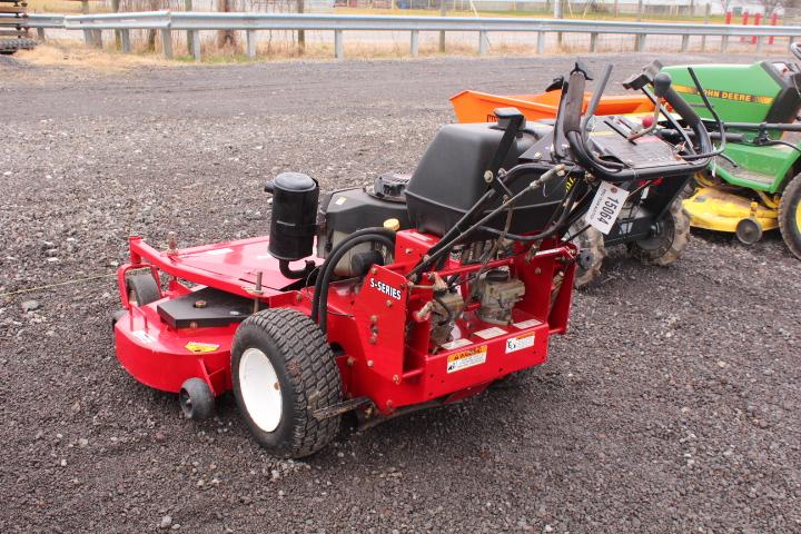 EXMARK TURF TRACER S-SERIES ZERO TURN MOWER