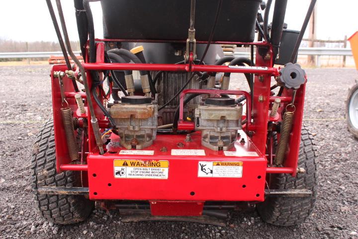 EXMARK TURF TRACER S-SERIES ZERO TURN MOWER