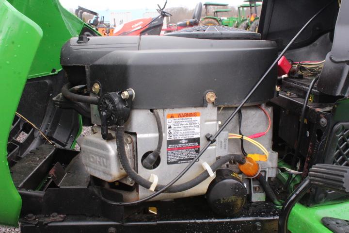 JOHN DEERE LA175 RIDING MOWER