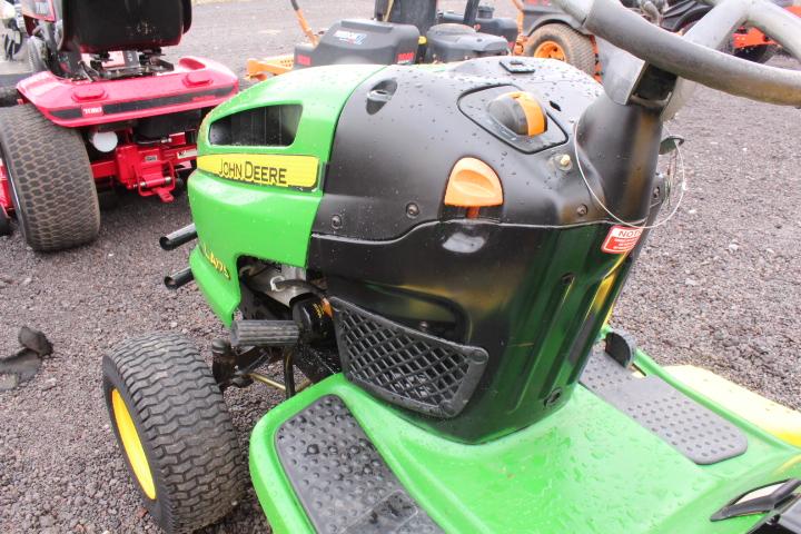 JOHN DEERE LA175 RIDING MOWER