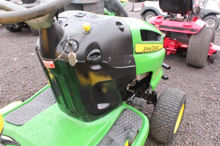 JOHN DEERE LA175 RIDING MOWER
