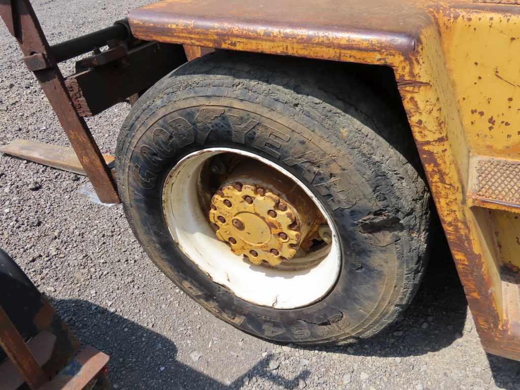 CAT FORKLIFT V160