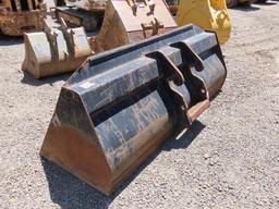 96" BUCKET OFF AN INGERSOLL RAND TELEHANDLER